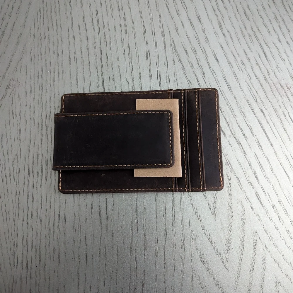 Amazon Essentials Men's slim wallet With RFID